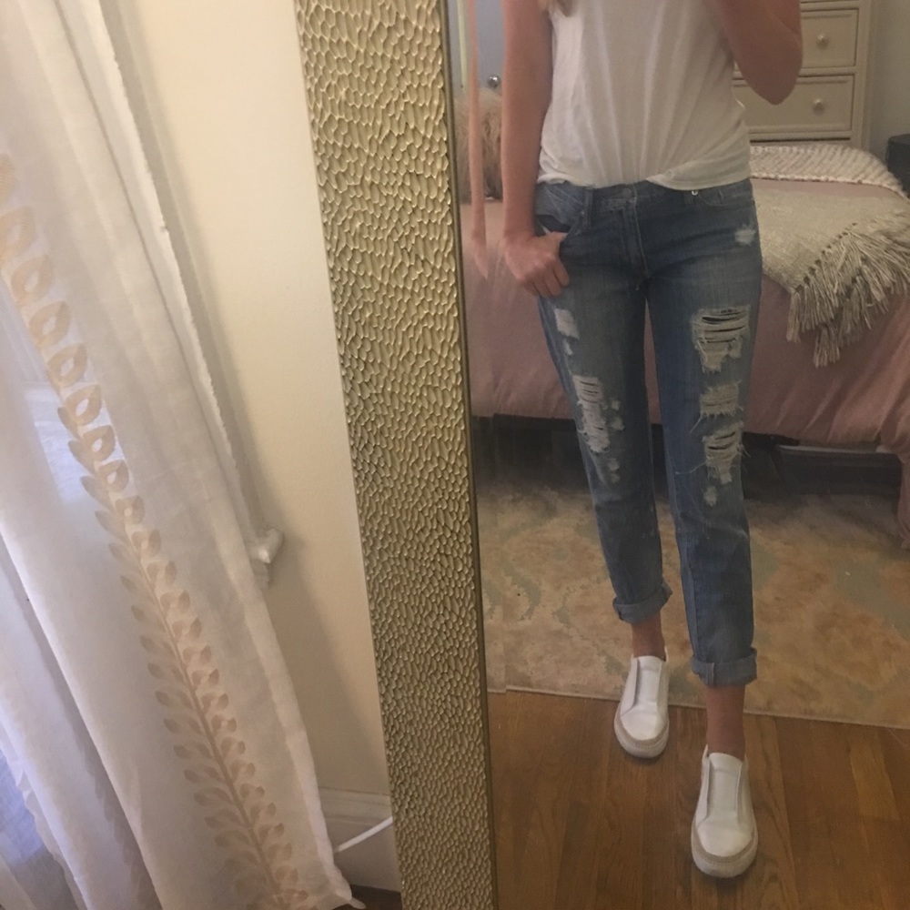 Boutique women’s distressed boyfriend jeans